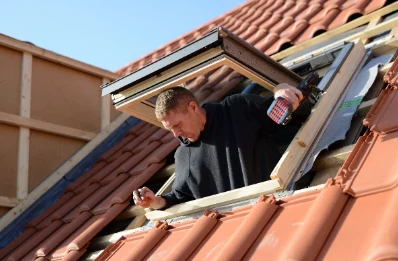 Pose de fenêtres de toit Velux à Ippling